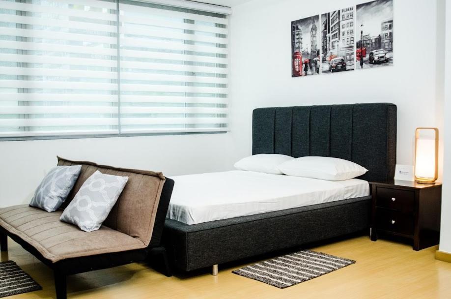 Prime Avant Bgc Location Apartments By Ph Staycation Manila Exterior foto