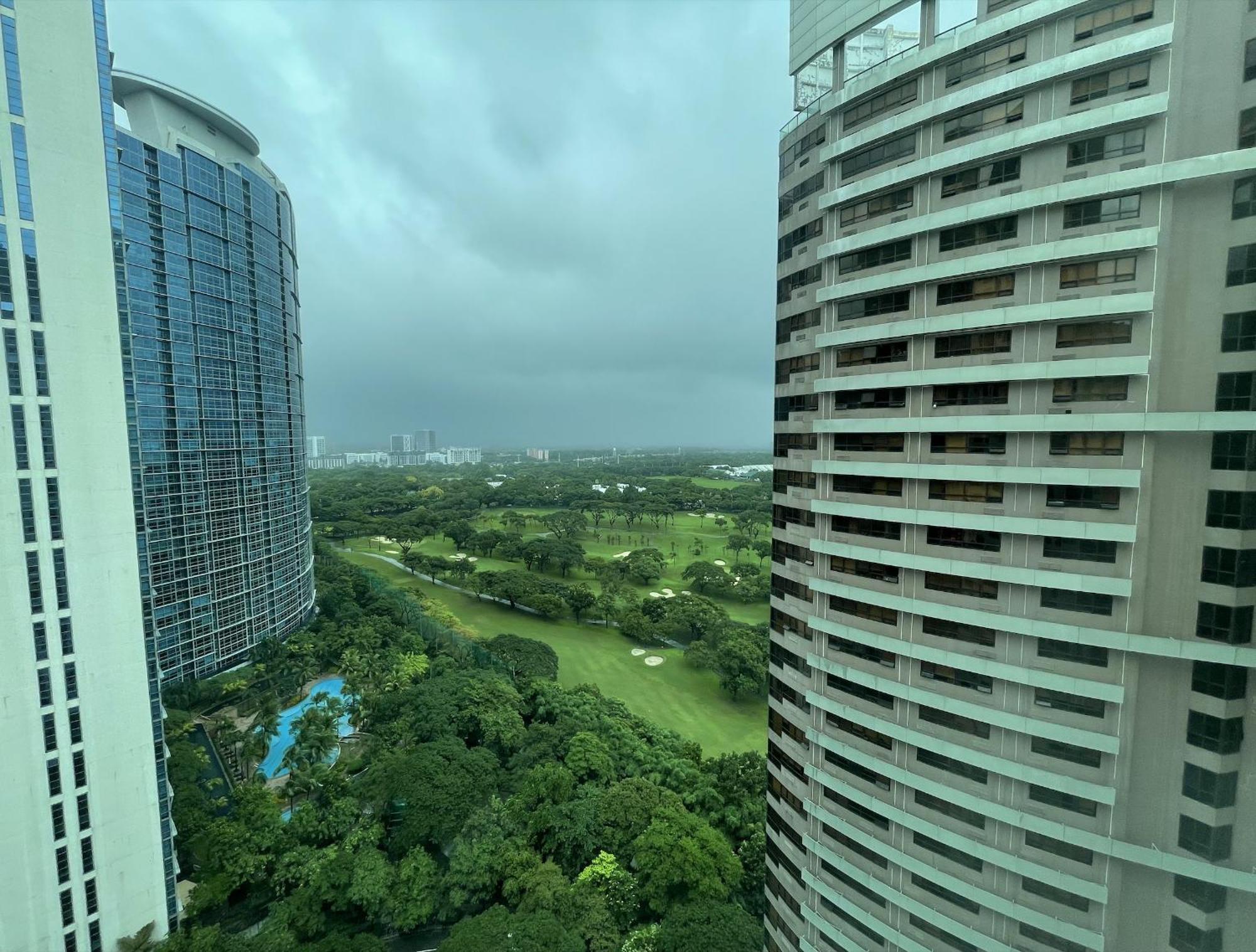 Prime Avant Bgc Location Apartments By Ph Staycation Manila Exterior foto