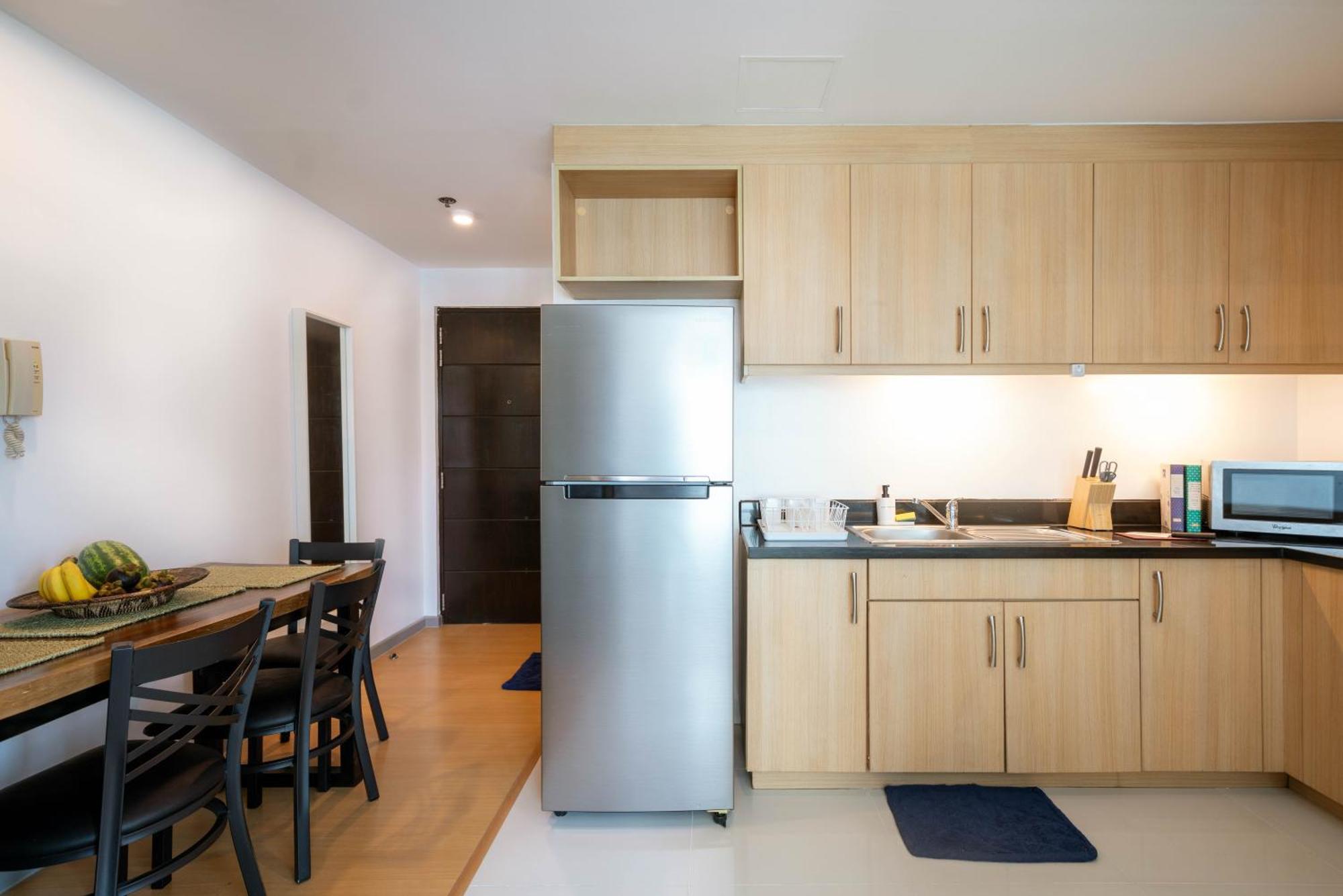 Prime Avant Bgc Location Apartments By Ph Staycation Manila Exterior foto